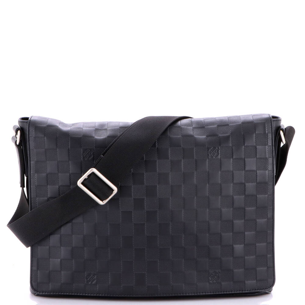 Louis Vuitton MM District NM Messenger Bag
